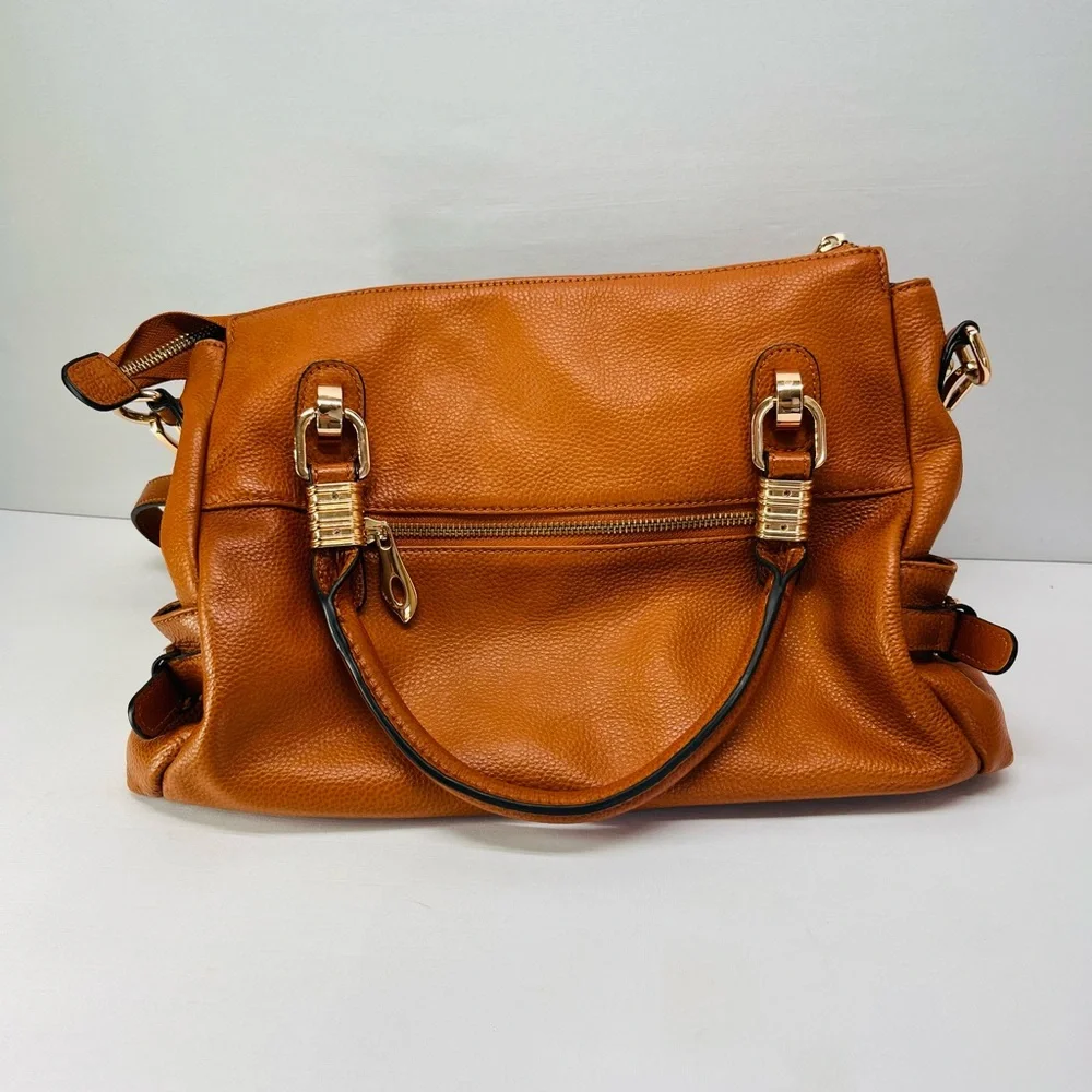 Chic Brown Leather Shoulder Bag - Picture 2 of 15